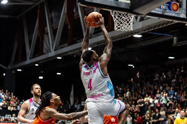 GER, easy Credit Basketball Bundesliga, Niners Chemnitz Telekom Baskets Bonn 04 04 2026, Messe, Chemnitz, GER, easy Credit Basketball Bundesliga, Niners Chemnitz Telekom Baskets Bonn Jeff Garrett Jr Telekom Baskets Bonn, 4 with a dunk Photo Alexander Trienitz Chemnitz Messe Sachsen Germany