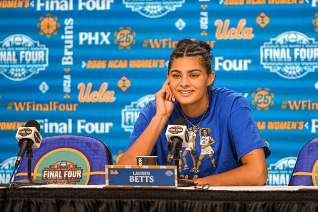 NCAA, College League, USA Basketball: Final Four-UCLA press conference, PK, Pressekonferenz and Practice UCLA Bruins center Lauren Betts (51) addresses the media during a press conference at the Mortgage Matchup Center on April 4, 2026 in Phoenix, Arizona. (Thomas Fernandez Image of . Phoenix Arizona United States EDITORIAL USE ONLY Copyright: xImagexofxSportx ThomasxFernandezx iosphotos404001