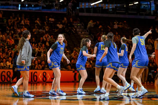NCAA, College League, USA Basketball: Final Four-UCLA press conference, PK, Pressekonferenz and Practice UCLA Bruins perform a dance routine during an open NCAA Final Four practice at the Mortgage Matchup Center on April 4, 2026 in Phoenix Arizona. (Thomas Fernandez Image of Phoenix Arizona United States EDITORIAL USE ONLY Copyright: xImagexofxSportx ThomasxFernandezx iosphotos404011