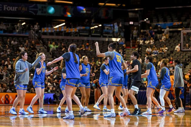 NCAA, College League, USA Basketball: Final Four-UCLA press conference, PK, Pressekonferenz and Practice UCLA Bruins perform a dance routine during an open NCAA Final Four practice at the Mortgage Matchup Center on April 4, 2026 in Phoenix Arizona. (Thomas Fernandez Image of Phoenix Arizona United States EDITORIAL USE ONLY Copyright: xImagexofxSportx ThomasxFernandezx iosphotos404013