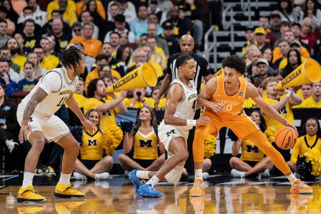 Michigan Wolverines Vs Tennessee Volunteers in Chicago, US - 29 Mar 2026 Nate Ament (R) of the Tennessee Volunteers in action against Nimari Burnett (L) of the Michigan Wolverines in the Elite Eight round of the NCAA, College League, USA Men s Basketball Tournament at the United Center. Final score; Michigan 95-62 Tennessee. Chicago United States Copyright: xNicholasxMullerx xSOPAxImagesx NMULLER_MICH_TENN_NCAAELITE8(4)