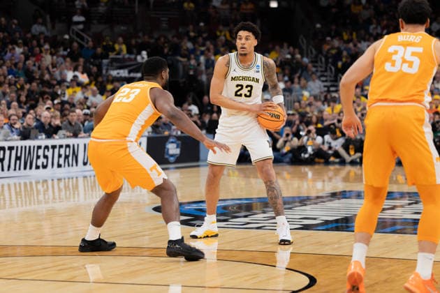 Michigan Wolverines Vs Tennessee Volunteers in Chicago, US - 29 Mar 2026 Yaxel Landeborg (R) of the Michigan Wolverines in action against Jaylen Carey (L) of the Tennessee Volunteers in the Elite Eight round of the NCAA, College League, USA Men s Basketball Tournament at the United Center. Final score; Michigan 95-62 Tennessee. Chicago United States Copyright: xNicholasxMullerx xSOPAxImagesx NMULLER_MICH_TENN_NCAAELITE8(6)