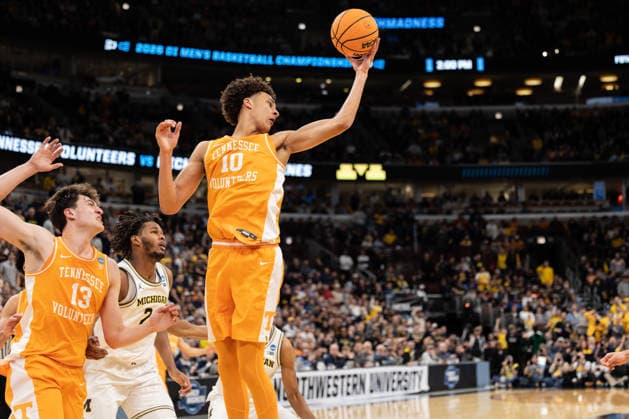 Michigan Wolverines Vs Tennessee Volunteers in Chicago, US - 29 Mar 2026 Nate Ament of the Tennessee Volunteers in action against the Michigan Wolverines in the Elite Eight round of the NCAA, College League, USA Men s Basketball Tournament at the United Center. Final score; Michigan 95-62 Tennessee. Chicago United States Copyright: xNicholasxMullerx xSOPAxImagesx NMULLER_MICH_TENN_NCAAELITE8(19)