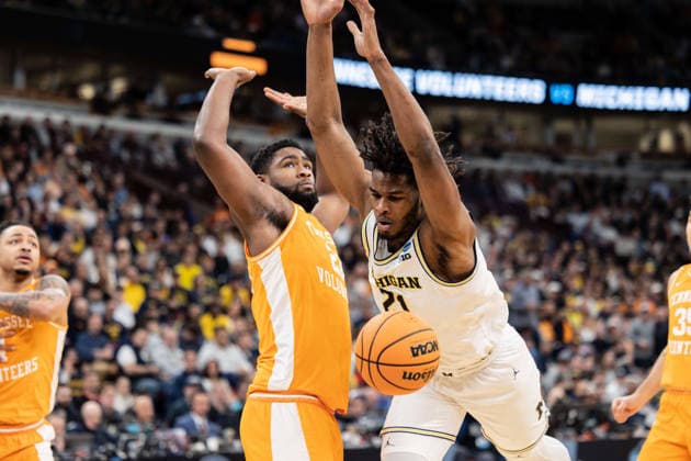 March 29, 2026, Chicago, Illinois, United States: Jaylen Carey (L) of the Tennessee Volunteers in action against Morez Johnson Jr. (R) of the Michigan Wolverines in the Elite Eight round of the NCAA, College League, USA Men s Basketball Tournament at the United Center. Final score; Michigan 95-62 Tennessee. Chicago United States - ZUMAs197 20260329_aaa_s197_880 Copyright: xNicholasxMullerx