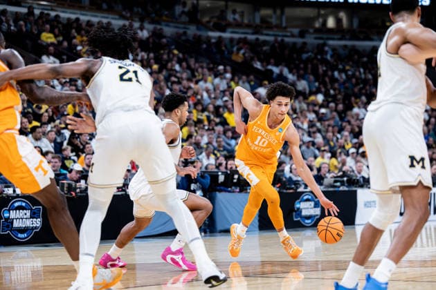 Michigan Wolverines Vs Tennessee Volunteers in Chicago, US - 29 Mar 2026 Nate Ament of the Tennessee Volunteers in action against the Michigan Wolverines in the Elite Eight round of the NCAA, College League, USA Men s Basketball Tournament at the United Center. Final score; Michigan 95-62 Tennessee. Chicago United States Copyright: xNicholasxMullerx xSOPAxImagesx NMULLER_MICH_TENN_NCAAELITE8(41)