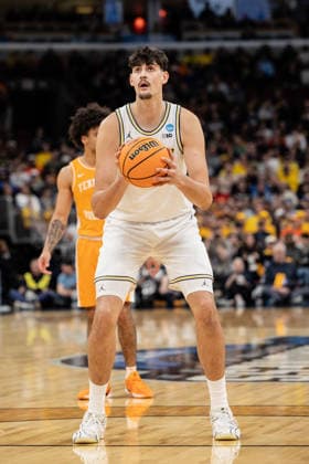 March 29, 2026, Chicago, Illinois, United States: Aday Mara of the Michigan Wolverines in action against the Tennessee Volunteers in the Elite Eight round of the NCAA, College League, USA Men s Basketball Tournament at the United Center. Final score; Michigan 95-62 Tennessee. Chicago United States - ZUMAs197 20260329_aaa_s197_893 Copyright: xNicholasxMullerx