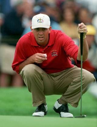 32nd Ryder Cup Matches, Day One Tom Lehman of United States lining up a put on day One during the 32nd Ryder Cup Matches at Valderrama Golf Club on September 26, 1997 in Sotogrande, Spain. Sotogrande Valderrama Golf Club Spain Spain Copyright: xAllstarxPicturexLibraryxLtdx