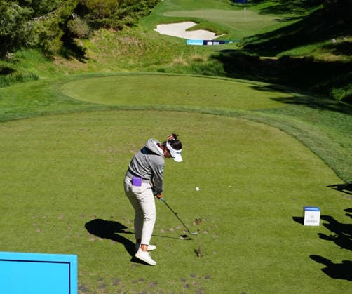 LAS VEGAS, NV - APRIL 03: LPGA, Golf Damen golfer Lydia Ko plays her tee shot on the 8th hole during the second round of the Aramco Championship on April 3, 2026, at Shadow Creek Golf Course in Las Vegas, Nevada. (Photo by Brian Spurlock Icon Sportswire) GOLF: APR 03 LPGA Aramco Championship EDITORIAL USE ONLY Icon26040315