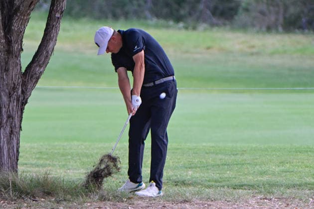 SAN ANTONIO, TX - APRIL 04: Sami Valimaki (FIN) hits from the trees on 2 during the third round of the Valero Texas Open on April 4, 2026, at the AT&T Oaks Course at TPC San Antonio, San Antonio, Texas. (Photo by Ken Murray Icon Sportswire) GOLF: APR 04 PGA, Golf Herren Valero Texas Open EDITORIAL USE ONLY Icon2604040123