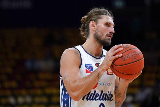 NBL KINGS 36ERS, Matt Kenyon of the 36ers warms up during NBL grand final, game five, Sydney Kings v Adelaide 36ers, at Qudos Bank Arena in Sydney, Sunday, April 5, 2026. ( NO ARCHIVING, EDITORIAL USE ONLY SYDNEY NEW SOUTH WALES AUSTRALIA  Copyright: xROBBIExSTEPHENSONx 20260405120501405580