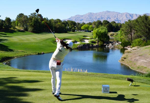 LAS VEGAS, NV - APRIL 04: LPGA, Golf Damen golfer A Lim Kim plays her tee shot on the 18th hole during the third round of the Aramco Championship on April 4, 2026, at Shadow Creek Golf Course in Las Vegas, Nevada. (Photo by Brian Spurlock Icon Sportswire) GOLF: APR 04 LPGA Aramco Championship EDITORIAL USE ONLY Icon26040428