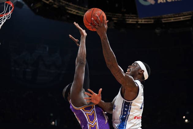 NBL KINGS 36ERS, Zylan Cheatham of the 36ers and Kouat Noi of the Kings compete for the ball during NBL grand final, game five, Sydney Kings v Adelaide 36ers, at Qudos Bank Arena in Sydney, Sunday, April 5, 2026. ( NO ARCHIVING, EDITORIAL USE ONLY SYDNEY NEW SOUTH WALES AUSTRALIA  Copyright: xROBBIExSTEPHENSONx 20260405142477196418