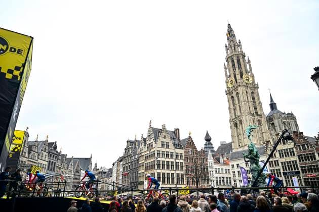 Ronde van Vlaanderen 2026 Cycling Race OUDENAARDE, BELGIUM - APRIL 05 : Illustration picture during the 110th edition of Ronde van Vlaanderen an UCI World Tour 1.UWT one day cycling road race for Men Elite of 271 km with start in Antwerpen and finish in Oudenaarde on April 5, 2026 in Oudenaarde, Belgium, 05 04 2026 ( Motordriver Guy De Vuyst - Oudenaarde Belgium  Copyright: xPeterxDexVoechtx