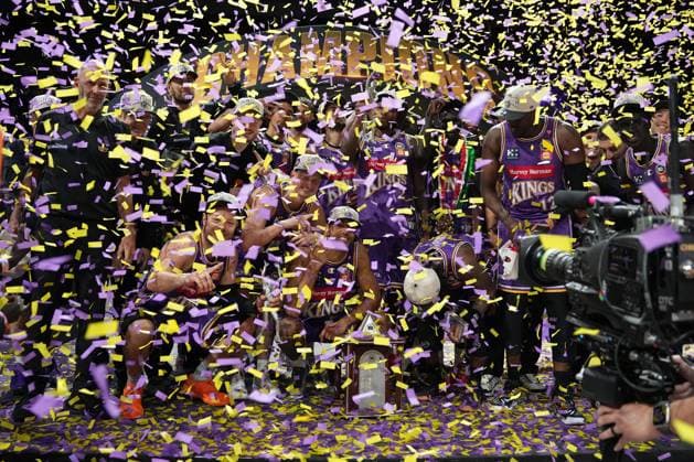 NBL KINGS 36ERS, The Kings celebrate with the Larry O™Brien Championship Trophy after being crowned champions during NBL grand final, game five, Sydney Kings v Adelaide 36ers, at Qudos Bank Arena in Sydney, Sunday, April 5, 2026. ( NO ARCHIVING, EDITORIAL USE ONLY SYDNEY NEW SOUTH WALES AUSTRALIA  Copyright: xROBBIExSTEPHENSONx 20260405161842493031