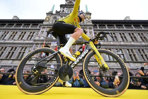 Belgian Wout van Aert of Team Visma-Lease a Bike pictured at the start of the men s race of the Ronde van Vlaanderen Tour des Flandres Tour of Flanders UCI WorldTour one day cycling race, 278 km from Antwerp to Oudenaarde, Sunday 05 April 2026. DAVIDxPINTENS  x169848245x