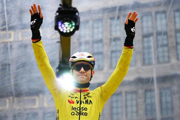 Belgian Wout van Aert of Team Visma-Lease a Bike pictured at the start of the men s race of the Ronde van Vlaanderen Tour des Flandres Tour of Flanders UCI WorldTour one day cycling race, 278 km from Antwerp to Oudenaarde, Sunday 05 April 2026. ELIASxROM  x169849538x