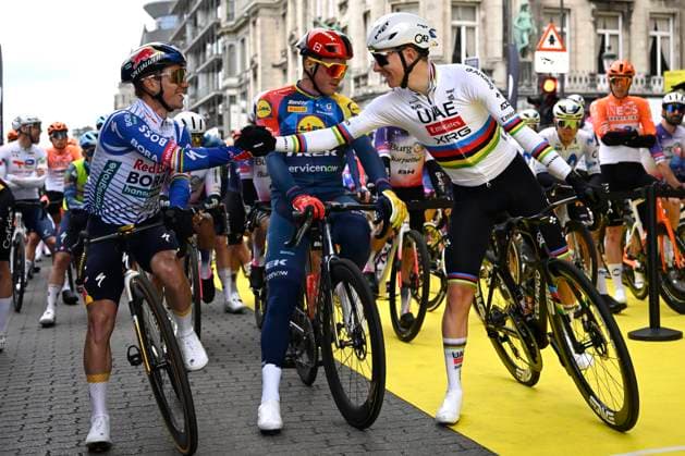 Ronde van Vlaanderen 2026 Cycling Race OUDENAARDE, BELGIUM - APRIL 05 : Evenepoel Remco (BEL) of Red Bull - BORA - Hansgrohe, Pedersen Mads (DEN) of Lidl - Trek and Pogacar Tadej (SLO) of UAE Team Emirates - XRG during the 110th edition of Ronde van Vlaanderen an UCI World Tour 1.UWT one day cycling road race for Men Elite of 271 km with start in Antwerpen and finish in Oudenaarde on April 5, 2026 in Oudenaarde, Belgium, 05 04 2026 ( Motordriver Guy De Vuyst - Oudenaarde Belgium  Copyright: xNicoxVereeckenx
