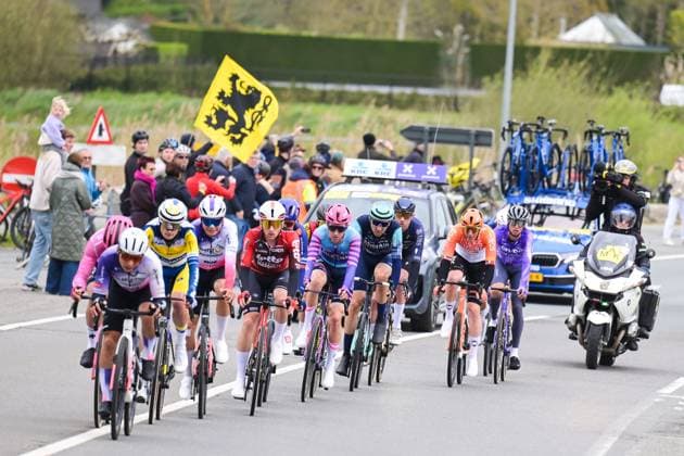 The leading group pictured in action during the men s race of the Ronde van Vlaanderen Tour des Flandres Tour of Flanders UCI WorldTour one day cycling race, 278 km from Antwerp to Oudenaarde, Sunday 05 April 2026. DAVIDxPINTENS  x169853766x