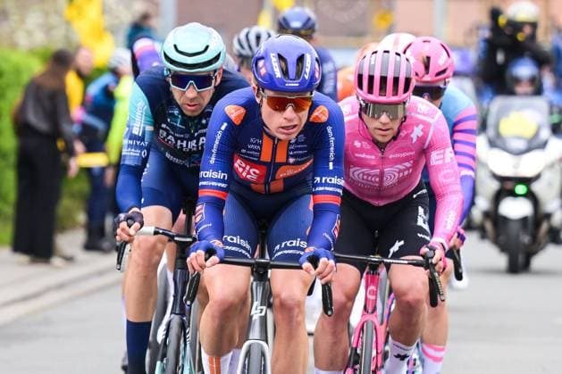 Dutch Julius van den Berg of Team Picnic PostNL and American Luke Lamperti of EF Education-EasyPost pictured in action during the men s race of the Ronde van Vlaanderen Tour des Flandres Tour of Flanders UCI WorldTour one day cycling race, 278 km from Antwerp to Oudenaarde, Sunday 05 April 2026. DAVIDxPINTENS  x169854160x