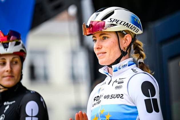 Ronde van Vlaanderen Women 2026 Cycling Race OUDENAARDE, BELGIUM - APRIL 05 : Vollering Demi (NED) of FDJ United - SUEZ on stage before the start of the race during the 23rd edition of Ronde van Vlaanderen Women an UCI Women s World Tour 1.WWT one day cycling road race for Women Elite of 164 km with start in Oudenaarde and finish in Oudenaarde on April 5, 2026 in Oudenaarde, Belgium, 05 04 2026 ( Motordriver Serge Seynaeve - Oudenaarde Belgium  Copyright: xTomasxSiskx