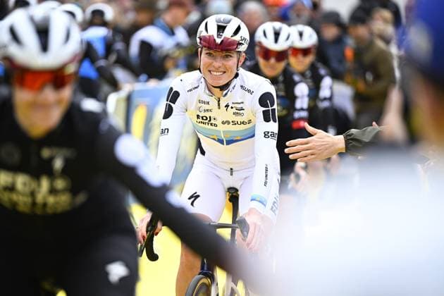 Dutch Demi Vollering of FDJ United-Suez pictured at the start of the women s race of the Ronde van Vlaanderen Tour des Flandres Tour of Flanders UCI WorldTour one day cycling race, 164,1 km with start and finish in Oudenaarde, Sunday 05 April 2026. JASPERxJACOBS  x169857597x
