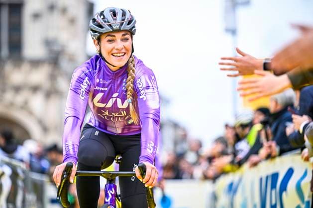 Ronde van Vlaanderen Women 2026 Cycling Race OUDENAARDE, BELGIUM - APRIL 05 : Paternoster Letizia (ITA) of Liv AlUla Jayco before the start of the race during the 23rd edition of Ronde van Vlaanderen Women an UCI Women s World Tour 1.WWT one day cycling road race for Women Elite of 164 km with start in Oudenaarde and finish in Oudenaarde on April 5, 2026 in Oudenaarde, Belgium, 05 04 2026 ( Motordriver Serge Seynaeve - Oudenaarde Belgium  Copyright: xTomasxSiskx