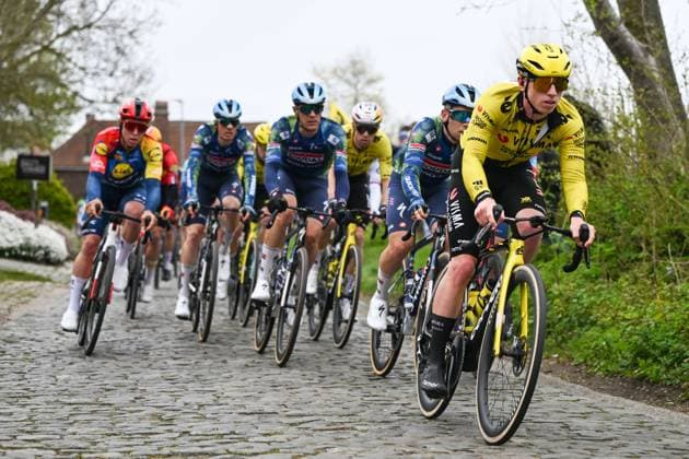 British Matthew Brennan of Team Visma-Lease a Bike pictured in action on Paddestraat during the men s race of the Ronde van Vlaanderen Tour des Flandres Tour of Flanders UCI WorldTour one day cycling race, 278 km from Antwerp to Oudenaarde, Sunday 05 April 2026. ELIASxROM  x169860476x