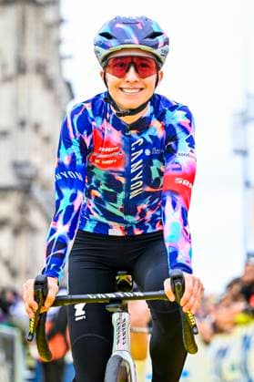 Ronde van Vlaanderen Women 2026 Cycling Race OUDENAARDE, BELGIUM - APRIL 05 : Ludwig Cecilie Uttrup (DEN) of CANYON SRAM zondacrypto before the start of the race during the 23rd edition of Ronde van Vlaanderen Women an UCI Women s World Tour 1.WWT one day cycling road race for Women Elite of 164 km with start in Oudenaarde and finish in Oudenaarde on April 5, 2026 in Oudenaarde, Belgium, 05 04 2026 ( Motordriver Serge Seynaeve - Oudenaarde Belgium  Copyright: xTomasxSiskx