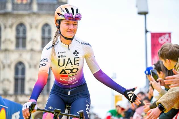 Ronde van Vlaanderen Women 2026 Cycling Race OUDENAARDE, BELGIUM - APRIL 05 : Swinkels Karlijn (NED) of UAE Team ADQ before the start of the race during the 23rd edition of Ronde van Vlaanderen Women an UCI Women s World Tour 1.WWT one day cycling road race for Women Elite of 164 km with start in Oudenaarde and finish in Oudenaarde on April 5, 2026 in Oudenaarde, Belgium, 05 04 2026 ( Motordriver Serge Seynaeve - Oudenaarde Belgium  Copyright: xTomasxSiskx