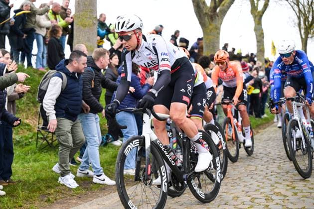 Belgian Florian Vermeersch of UAE Team Emirates pictured in action on Paddestraat during the men s race of the Ronde van Vlaanderen Tour des Flandres Tour of Flanders UCI WorldTour one day cycling race, 278 km from Antwerp to Oudenaarde, Sunday 05 April 2026. DAVIDxPINTENS  x169862376x