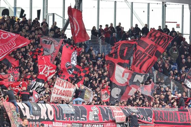 05 04 2026 Soccer Season 2025 2026 2 Soccer Bundesliga 28 Matchday Eintracht Braunschweig BTSV EBS 1 FC Nürnberg FCN Club Sportfoto Zink DaMa xdaxmax DFL regulations prohibit any use of photographs as image sequences and or quasi video only for editorial use Symbolbild Symbolfoto Feature Impression Clubfan Clubfans FCN Fans Fans cheer on Team Team FCN