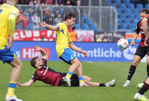 05 04 2026 Soccer Season 2025 2026 2 Soccer Bundesliga 28 Matchday Eintracht Braunschweig BTSV EBS 1 FC Nürnberg FCN Club Sportfoto Zink DaMa xdaxmax DFL regulations prohibit any use of photographs as image sequences and or quasi video only for editorial use Adam Markhiev 6, 1 FC Nürnberg FCN Max Marie 15, Eintracht Braunschweig BTSV EBS
