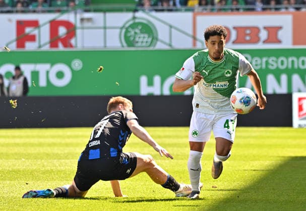 05 04 2026 Soccer Season 2025 2026 2 Soccer Bundesliga 28 Matchday SpVgg Greuther Fürth Kleeblatt SGF SC Paderborn 07 SCP Sportfoto Zink MeZi xmexzix DFL regulations prohibit any use of photographs as image sequences and or quasi video only for editorial use Laurin Curda 17, SC Paderborn 07 Sayfallah Ltaief 47, SpVgg Greuther Fürth, rechts