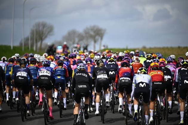 The start of the women s race of the Ronde van Vlaanderen Tour des Flandres Tour of Flanders UCI WorldTour one day cycling race, 164,1 km with start and finish in Oudenaarde, Sunday 05 April 2026. JASPERxJACOBS  x169863550x