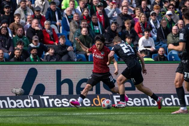 Germany 2 Bundesliga 2025 2026, Matchday 28 Hannover 96 vs SV Elversberg Heinz von Heiden Arena Hannover Daisuke Yokota Hannover 96, 18 on the ball Copyright: xTomxLauruschkatx