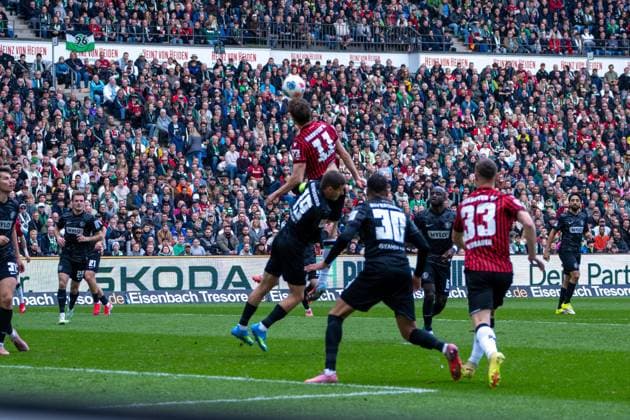 Germany 2 Bundesliga 2025 2026, Matchday 28 Hannover 96 vs SV Elversberg Heinz von Heiden Arena Hannover Benedikt Pichler Hannover 96, 11 Header Copyright: xTomxLauruschkatx