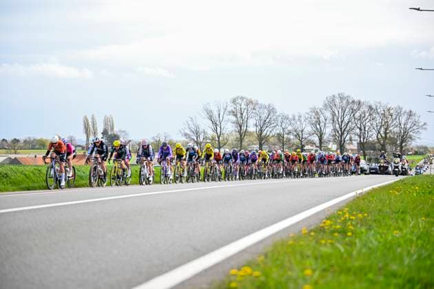 Ronde van Vlaanderen Women 2026 Cycling Race OUDENAARDE, BELGIUM - APRIL 05 : Illustration picture of the peloton during the 23rd edition of Ronde van Vlaanderen Women an UCI Women s World Tour 1.WWT one day cycling road race for Women Elite of 164 km with start in Oudenaarde and finish in Oudenaarde on April 5, 2026 in Oudenaarde, Belgium, 05 04 2026 ( Motordriver Serge Seynaeve - Oudenaarde Belgium  Copyright: xTomasxSiskx