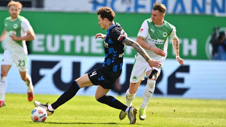 05 04 2026 Soccer Season 2025 2026 2 Soccer Bundesliga 28 Matchday SpVgg Greuther Fürth Kleeblatt SGF SC Paderborn 07 SCP Sportfoto Zink xwoxzix DFL regulations prohibit any use of photographs as image sequences and or quasi video only for editorial use Calvin Brackelmann 4, SC Paderborn 07 Felix Klaus 30, SpVgg Greuther Fürth