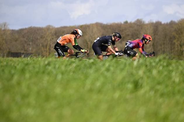French Elyne Roussel of St Michel-Preference Home-Auber93, Dutch Yonna van Dam of Citymesh-Custom Pro Cycling Team and Spanish Iurani Blanco of Human Powered Health pictured in action during the women s race of the Ronde van Vlaanderen Tour des Flandres Tour of Flanders UCI WorldTour one day cycling race, 164,1 km with start and finish in Oudenaarde, Sunday 05 April 2026. JASPERxJACOBS  x169866304x