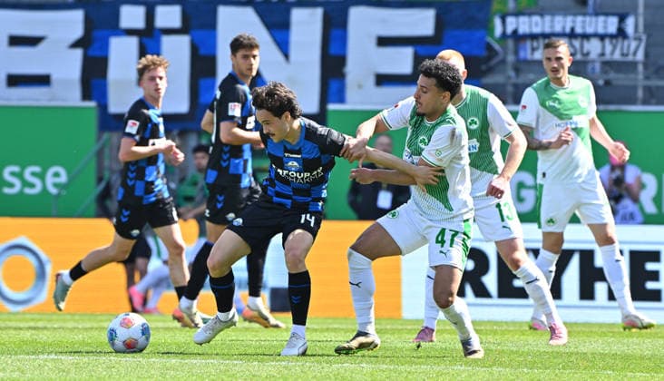 05 04 2026 Soccer Season 2025 2026 2 Soccer Bundesliga 28 Matchday SpVgg Greuther Fürth Kleeblatt SGF SC Paderborn 07 SCP Sportfoto Zink MeZi xmexzix DFL regulations prohibit any use of photographs as image sequences and or quasi video only for editorial use Mika Baur 14, SC Paderborn 07 Sayfallah Ltaief 47, SpVgg Greuther Fürth, rechts