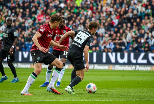 Germany Soccer 2 Bundesliga 2025 2026, 28 Matchday Hannover 96 vs SV 07 Elversberg Heinz von Heiden Arena Stadion Hannover Maurice Neubauer Hannover 96, 33 Tom Zimmerschied SV 07 Elversberg, 29 Hannover Copyright: xAymanxAlahmedx