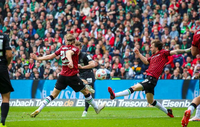 Germany Soccer 2 Bundesliga 2025 2026, 28 Matchday Hannover 96 vs SV 07 Elversberg Heinz von Heiden Arena Stadion Hannover Goal chance Tom Zimmerschied SV 07 Elversberg, 29 Kolja Oudenne Hannover 96, 29 Stefan Teitur ÖžorÃ°arson Stefan Teitur Thordarson Hannover 96, 23 Hannover Copyright: xAymanxAlahmedx