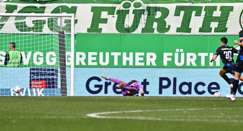05 04 2026 Soccer Season 2025 2026 2 Soccer Bundesliga 28 Matchday SpVgg Greuther Fürth Kleeblatt SGF SC Paderborn 07 SCP Sportfoto Zink xwoxzix DFL regulations prohibit any use of photographs as image sequences and or quasi video only for editorial use Stefano Marino 30, SC Paderborn 07 scores goal Goal shot for 0 1 against Silas Prüfrock 43, SpVgg Greuther Fürth