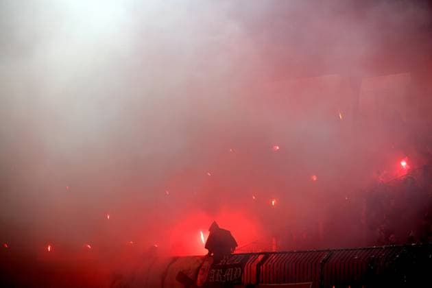 05 04 2026 Soccer Season 2025 2026 2 Soccer Bundesliga 28 Matchday Eintracht Braunschweig BTSV EBS 1 FC Nürnberg FCN Club Sportfoto Zink DaMa xdaxmax DFL regulations prohibit any use of photographs as image sequences and or quasi video only for editorial use Symbolbild Symbolfoto Feature Impression Pyrotechnik Pyro Bengalfackel Bengalfackeln Rauch der Clubfan Clubfans FCN Fans Fans zu Beginn der zweiten Halbzeit Spielunterbrechung