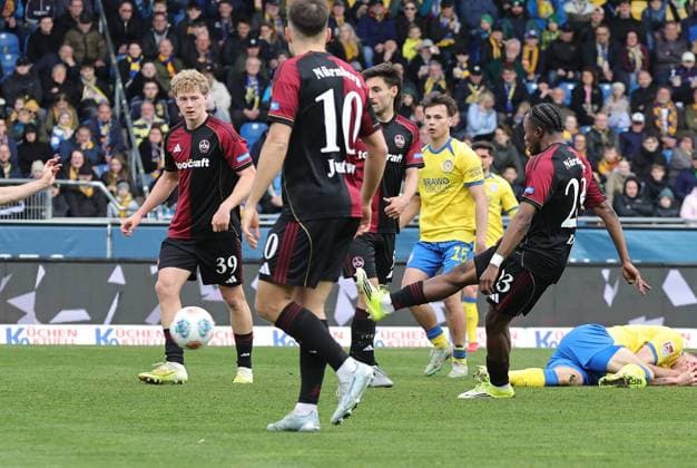 05 04 2026 Soccer Season 2025 2026 2 Soccer Bundesliga 28 Matchday Eintracht Braunschweig BTSV EBS 1 FC Nürnberg FCN Club Sportfoto Zink DaMa xdaxmax DFL regulations prohibit any use of photographs as image sequences and or quasi video only for editorial use Mohamed Ali Zoma 23, 1 FC Nürnberg FCN with shot on goal