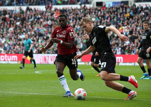 Germany Soccer 2 Bundesliga 2025 2026, 28 Matchday Hannover 96 vs SV 07 Elversberg Heinz von Heiden Arena Stadion Hannover in duel Lasse Günther Lasse Guenther SV 07 Elversberg, 21 NoÃ l AsÃ ko Noel Aseko Hannover 96, 15 Hannover Copyright: xAymanxAlahmedx