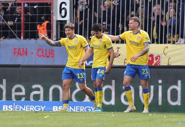 05 04 2026 Soccer Season 2025 2026 2 Soccer Bundesliga 28 Matchday Eintracht Braunschweig BTSV EBS 1 FC Nürnberg FCN Club Sportfoto Zink DaMa xdaxmax DFL regulations prohibit any use of photographs as image sequences and or quasi video only for editorial use Jubel Freude Torjubel nach Tor zum 1 1 Jovan Mijatovic 11, Eintracht Braunschweig BTSV EBS and team Team cheers happy goalscorer Jovan Mijatovic 11, Eintracht Braunschweig BTSV EBS