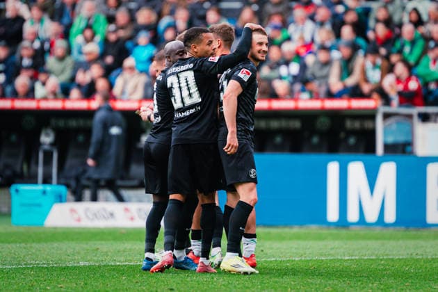 2 Bundesliga Hannover 96 vs SV Elversberg, 05 04 2026 GOAL, CHEER for 1 1 by Lukas Petkov SV Elversberg, 25 Soccer, 2 Bundesliga, 28 Matchday Hannover 96 vs SV Elversberg on 05 04 2026 at Heinz von Heiden Arena, Hannover DFL REGULATIONS PROHIBIT ANY USE OF PHOTOGRAPHS AS IMAGE SEQUENCES AND OR QUASI VIDEO Copyright: xBEAUTIFULxSPORTS Tonhäuserx