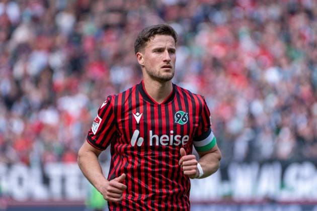 Germany 2 Bundesliga 2025 2026, 28 Matchday Hannover 96 vs SV Elversberg Heinz von Heiden Arena Hannover Enzo Leopold Hannover 96, 8 Portrait cropped single image Copyright: xTomxLauruschkatx
