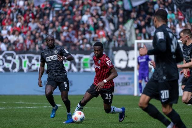 Germany 2 Bundesliga 2025 2026, Matchday 28 Hannover 96 vs SV Elversberg Heinz von Heiden Arena Hannover Noel Aseko Hannover 96, 15 on the ball Copyright: xTomxLauruschkatx